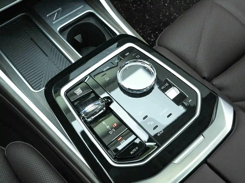 BMW 7-SERIES