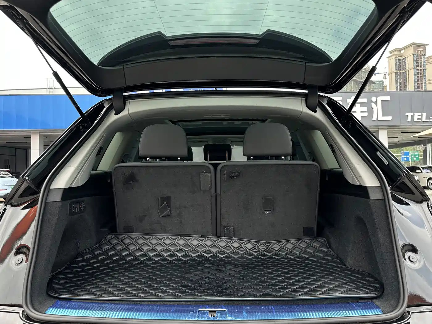 Фото 14 - Audi Q7