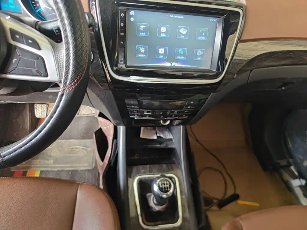 BAIC Weiwang S50 2016 2016 1.5T Manual LeDong Luxury
