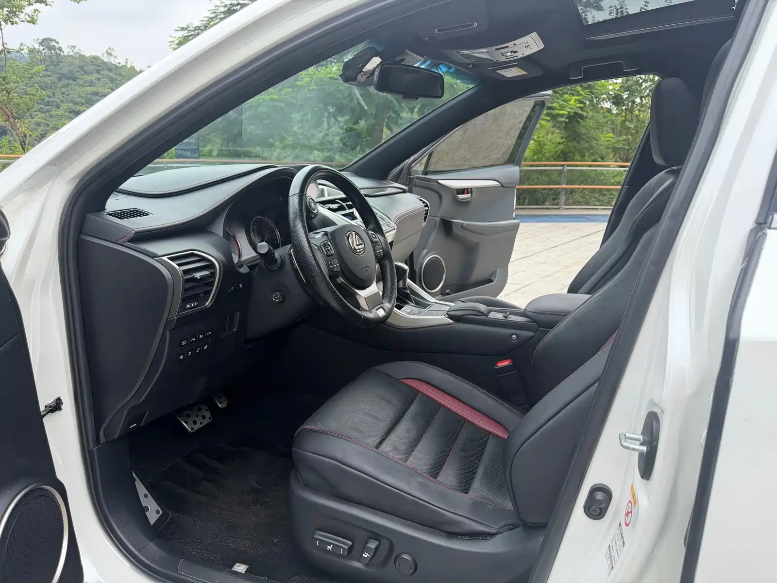 Фото 6 - Lexus NX
