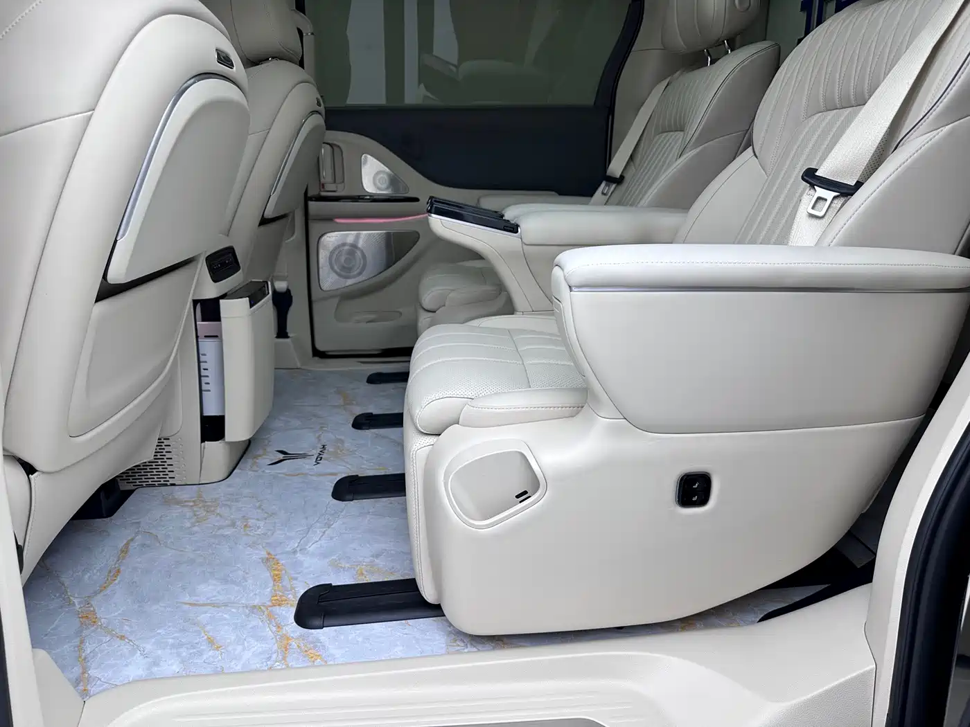 Voyah Dreamer 2026 2025 EV AWD Flagship Qiankun Edition