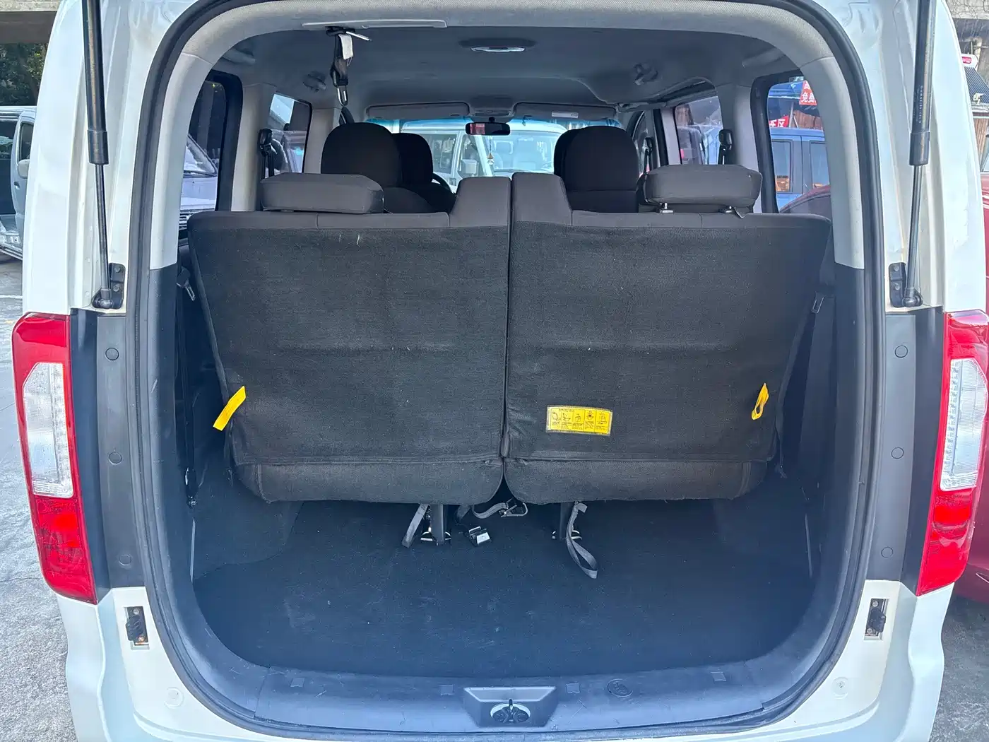 JAC Refine M3 2018 2018 IKEA Edition 1.6L Luxury Smart