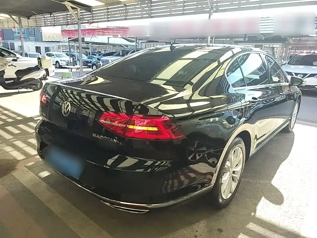 Volkswagen Magotan 2017 330TSI DSG Luxury фото 7
