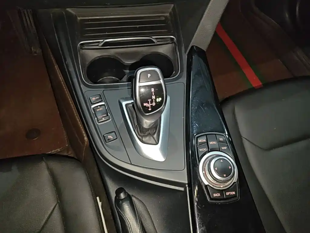BMW 3 Series 2017 320Li M Sport фото 14
