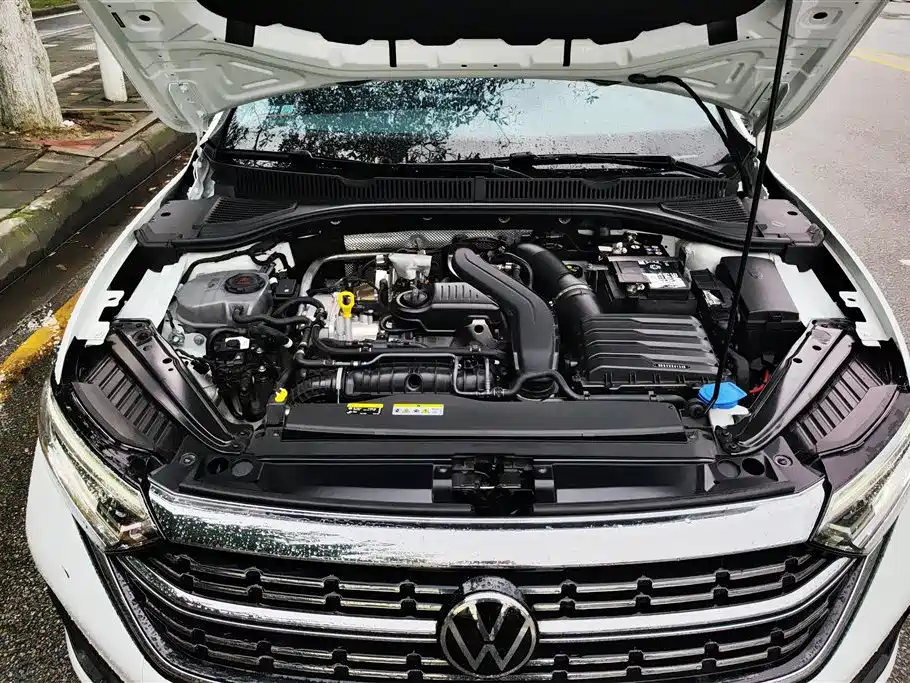 Volkswagen Sagitar 2025 Model Year 3rd Facelift 300TSI DSG Surpassing Edition фото 10