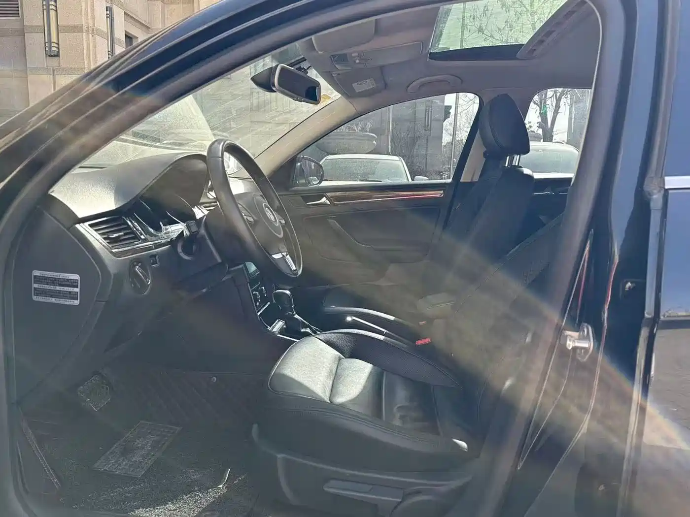 Volkswagen Bora 2014 1.6L Automatic Luxury Edition фото 8