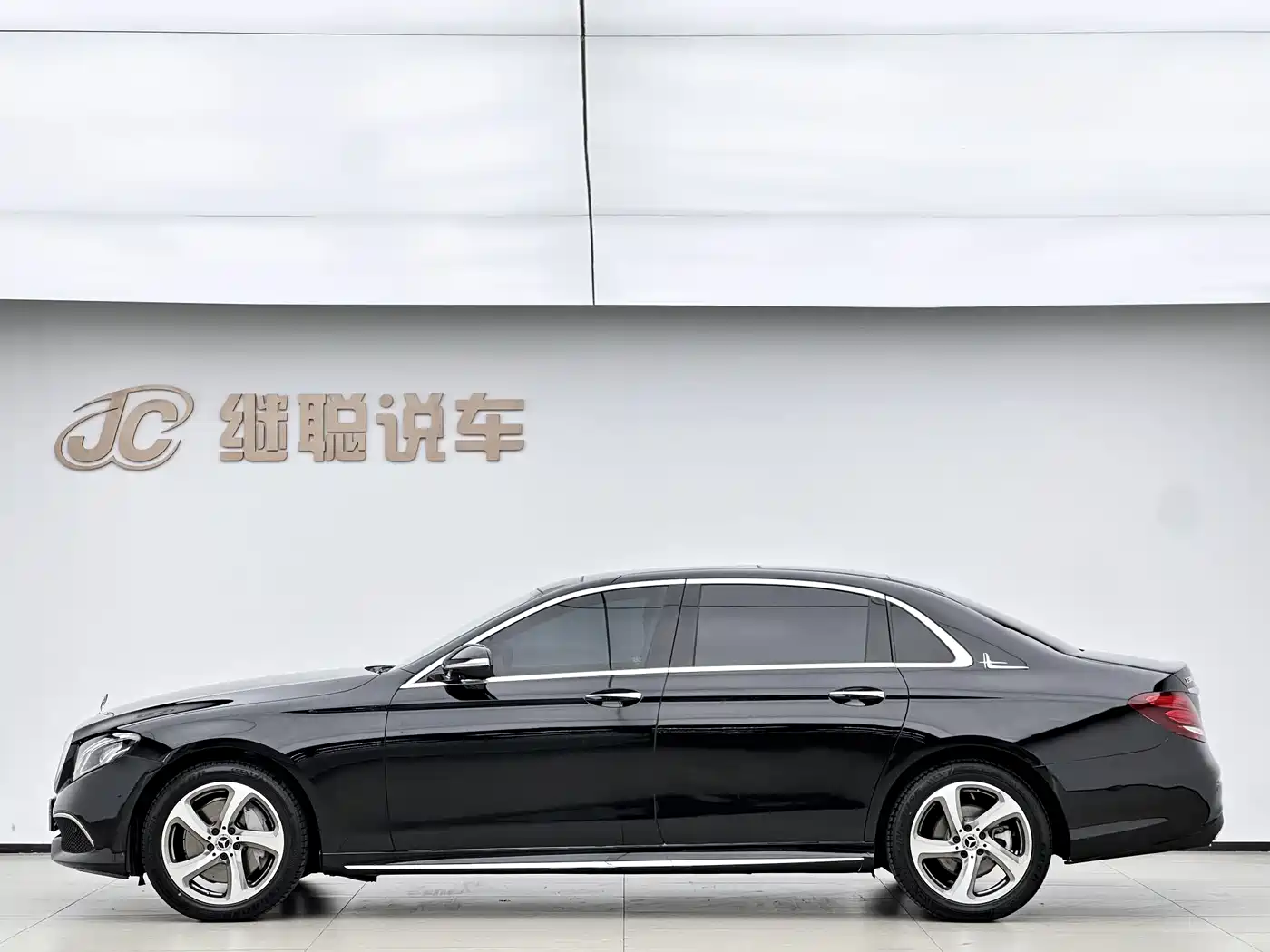 Mercedes-Benz E-Class 2018 E 300 L Sport Luxury фото 4