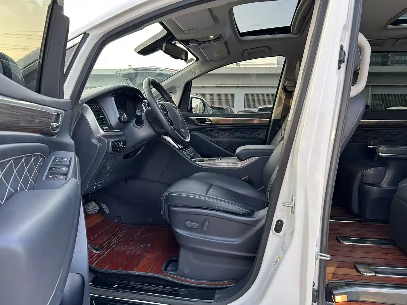 GAC Trumpchi Trumpchi M8 2020 390T Prestige фото 14
