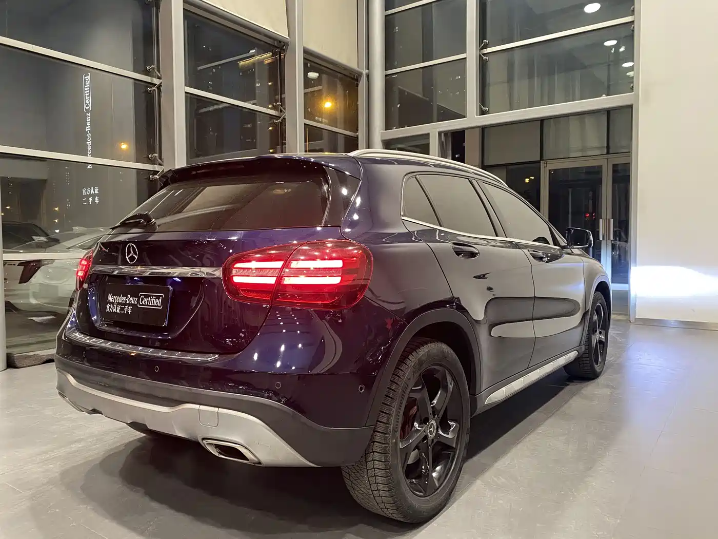 MERCEDES-BENZ GLA