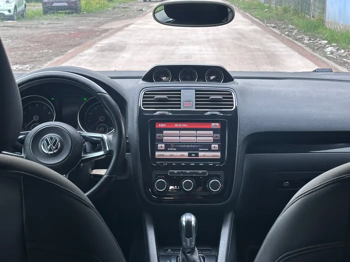 Volkswagen Scirocco 2015 1.4TSI Trend Edition фото 11