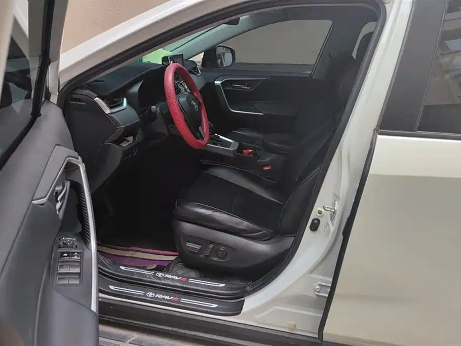 Toyota RAV4 Rongfang 2022 2.0L CVT 2WD Trend Edition фото 9
