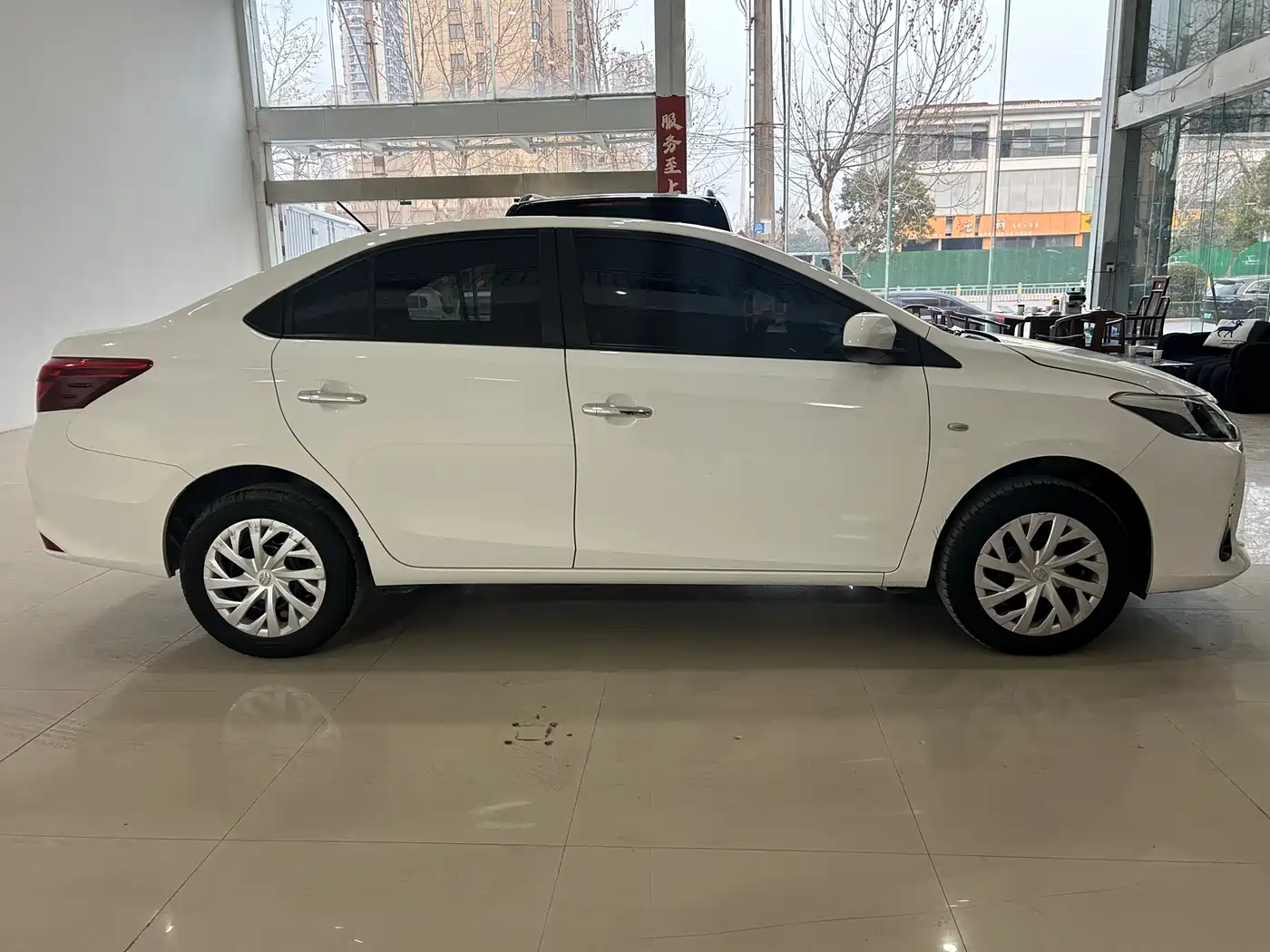 Toyota Vios 2022 1.5L 20th Anniversary Edition фото 3