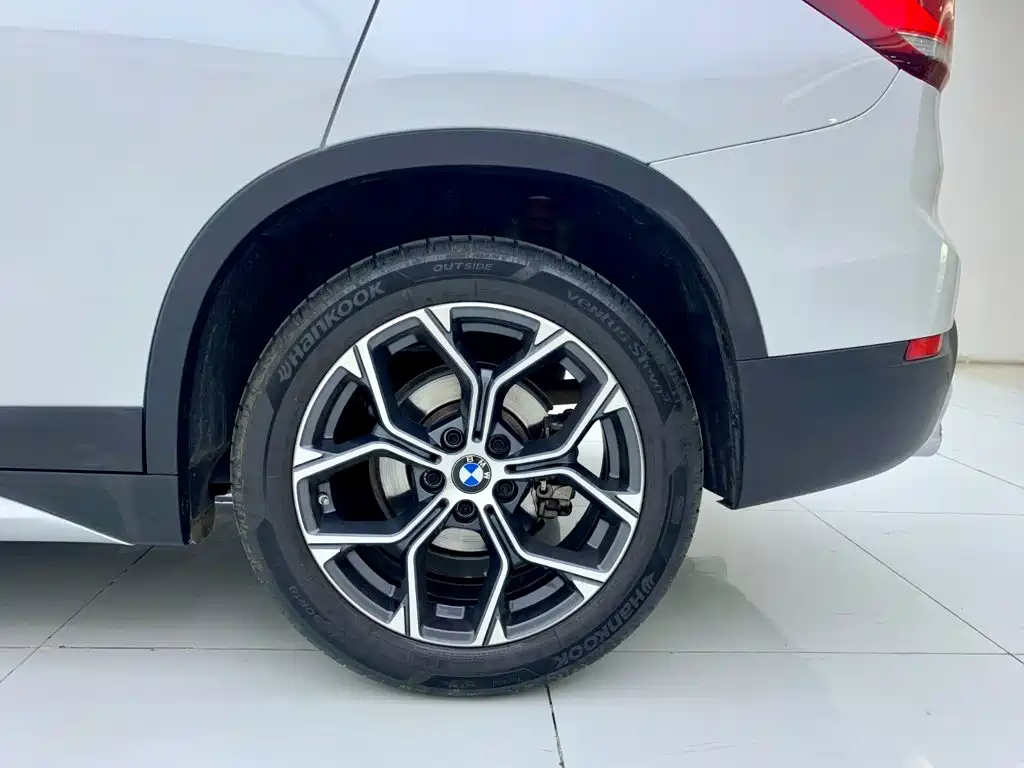 Фото 39 - BMW X1