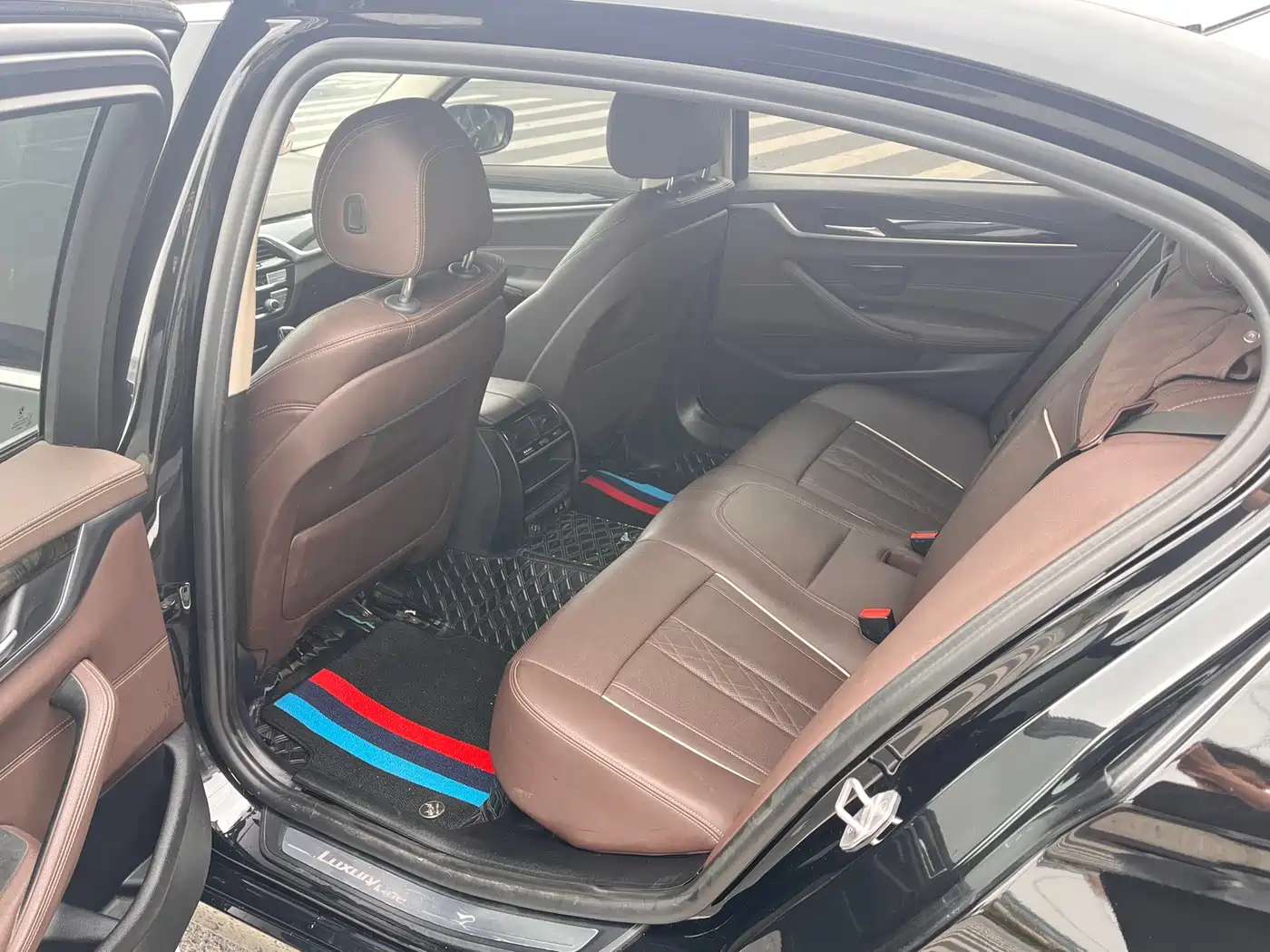 BMW 5 Series 2021 525Li M Sport Package фото 9
