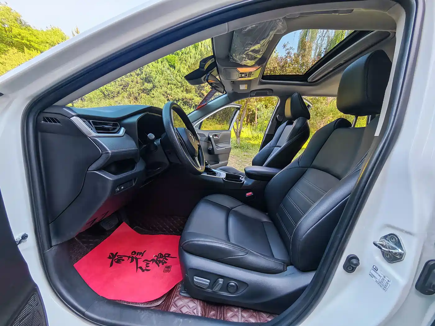 Toyota Wildlander 2021 2.0L CVT 2WD Luxury Edition фото 4