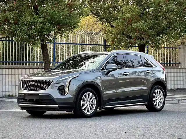 CADILLAC XT4