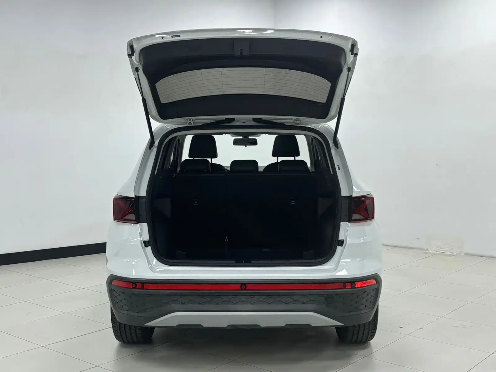 Photo 7 - Jetta VS5
