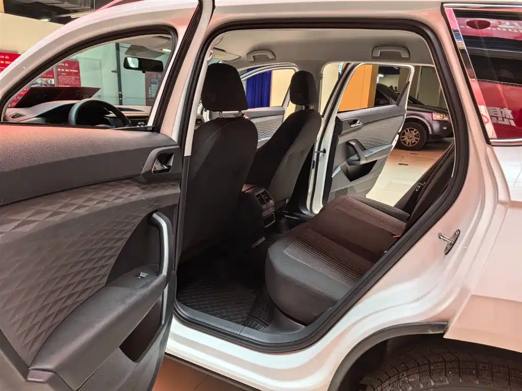 Volkswagen Tharu 2021 Model 280TSI 2WD Trend Edition фото 7