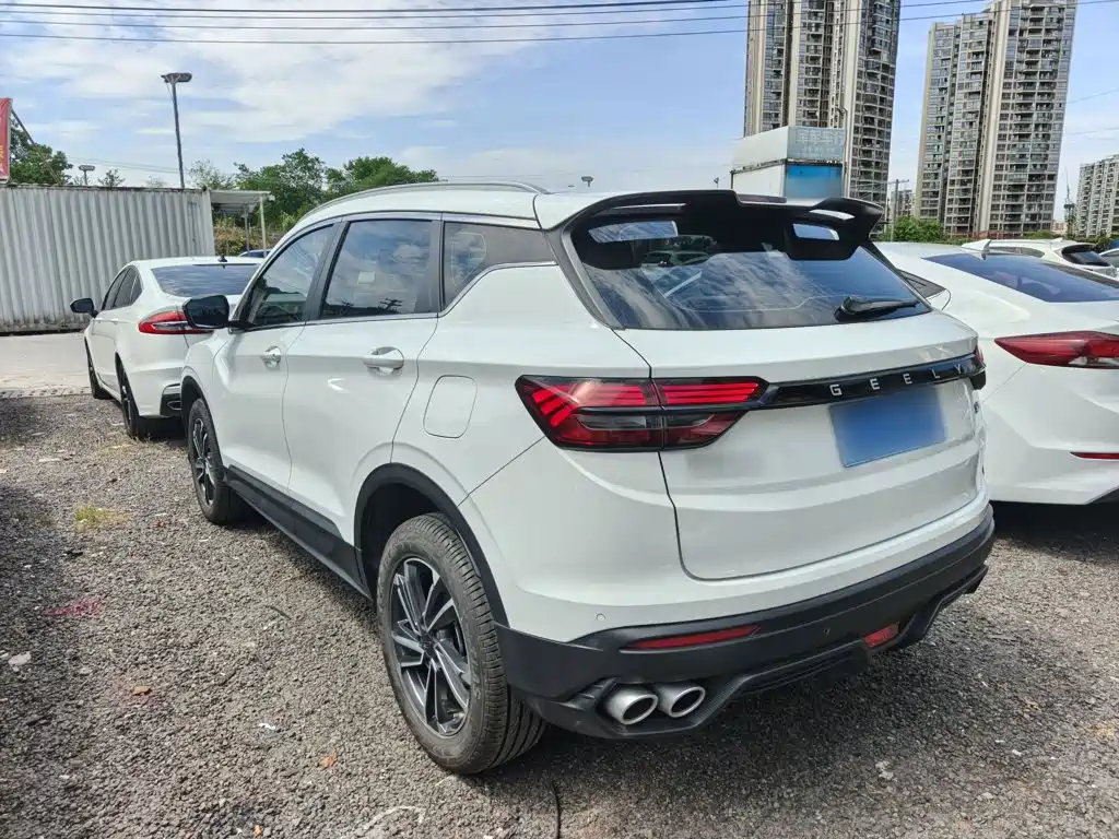 Фото 5 - Geely Binyue
