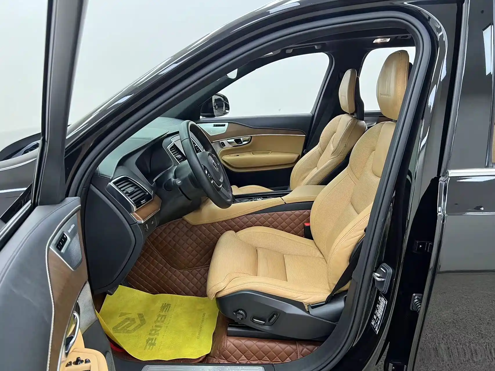 Photo 15 - Volvo XC90