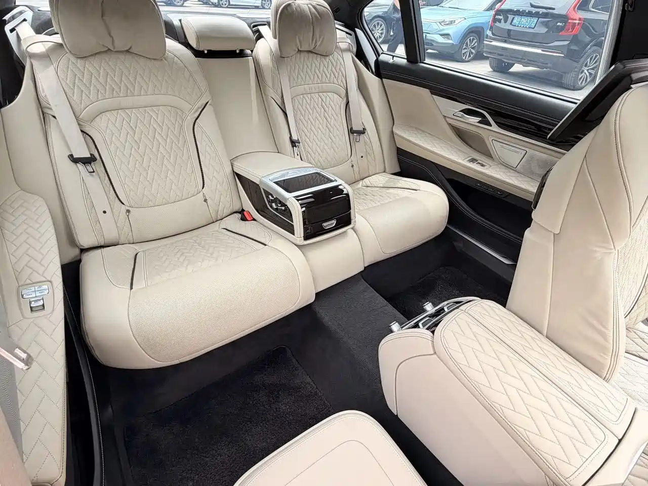 BMW 7 Series 2019 Facelift 740Li xDrive Executive M Sport Package фото 5