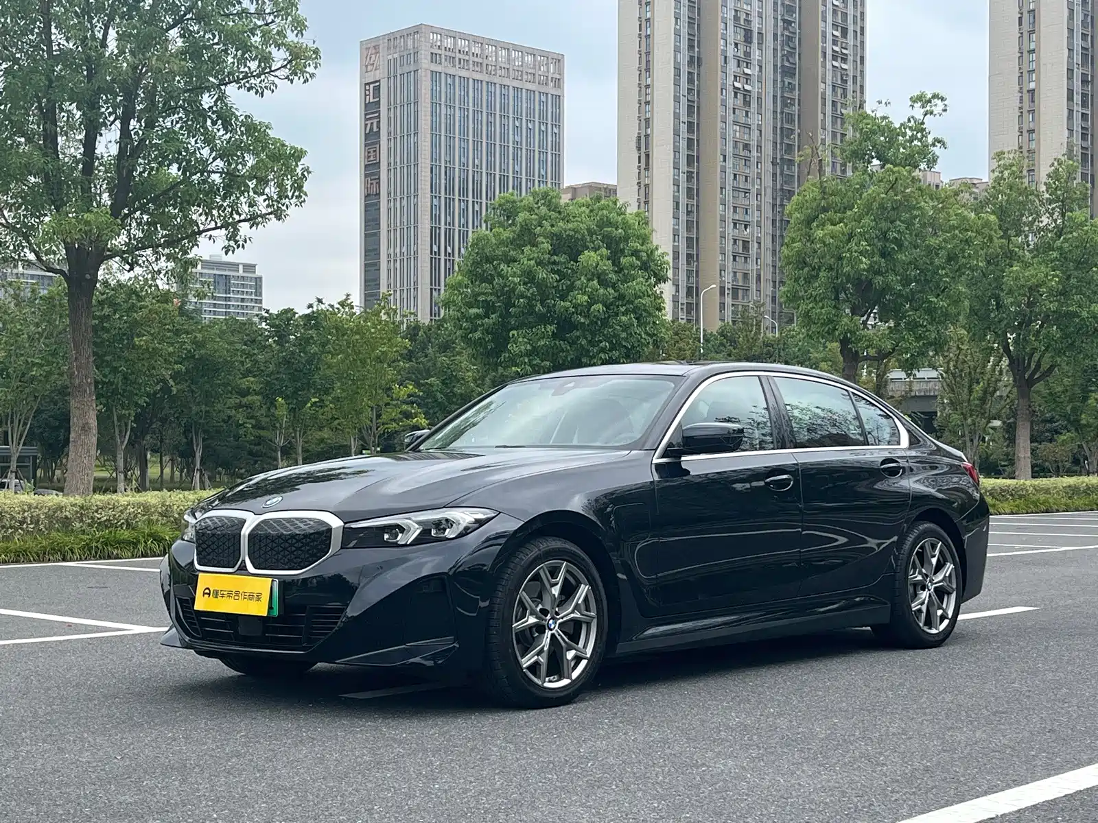 Фото 1 - BMW i3