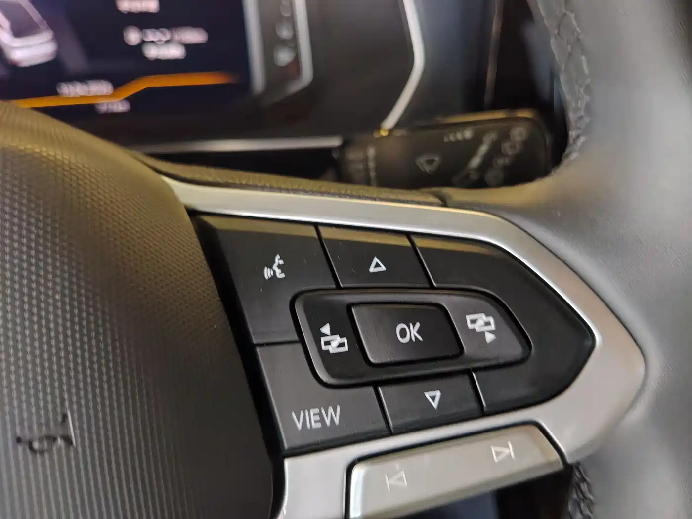 Volkswagen Tharu 2025 New Edge 300TSI Enjoyment Edition фото 15