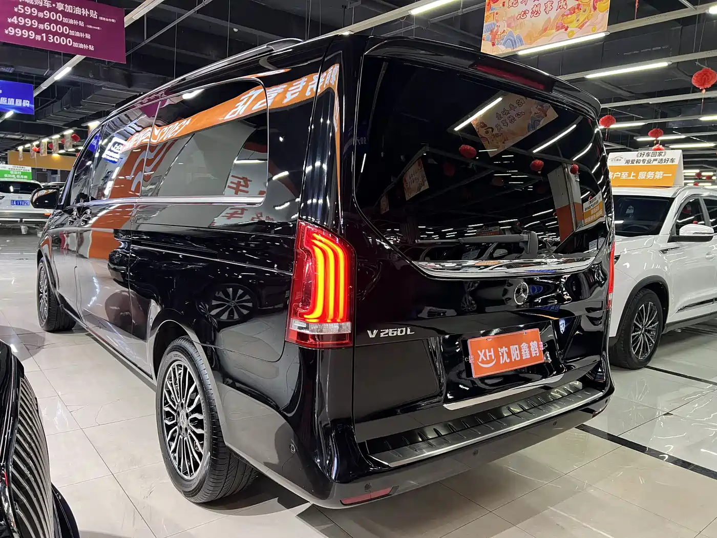 Mercedes-Benz V-Class 2018 V 260 L Premium Long Version China V фото 25