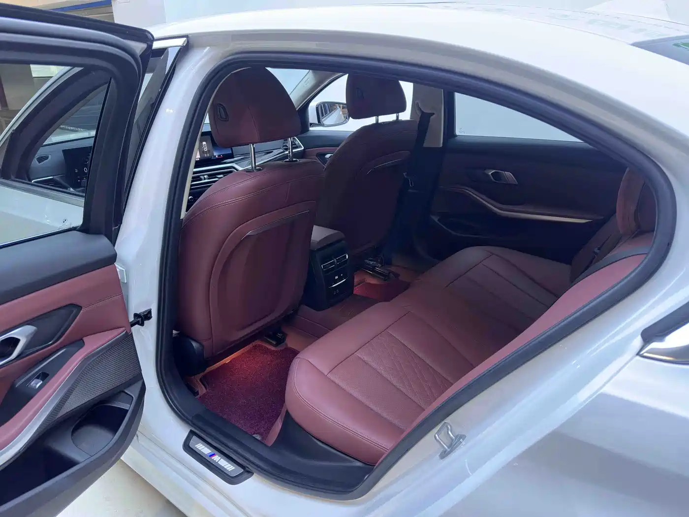 BMW 3 Series 2023 320Li M Sport Package фото 8