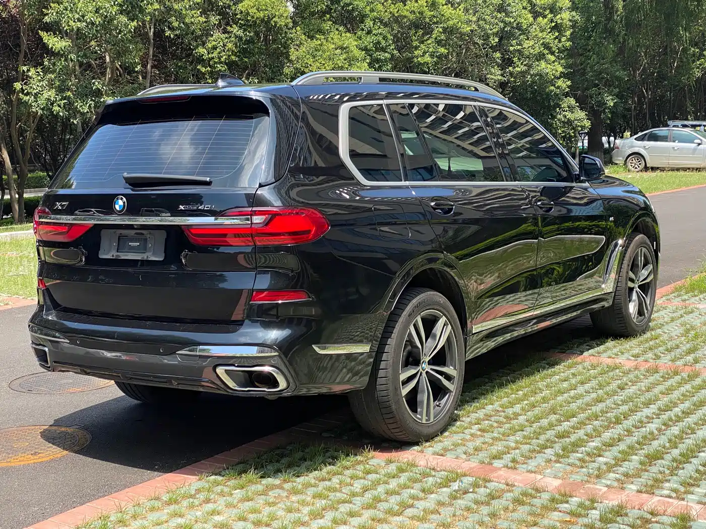 Фото 19 - BMW X7