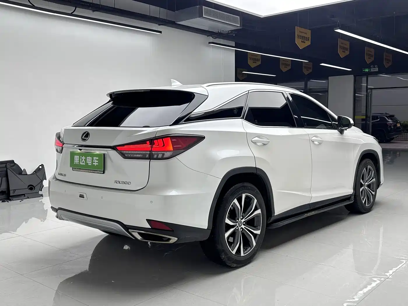 Lexus RX 2020 300 4WD Elegance Edition China VI фото 5
