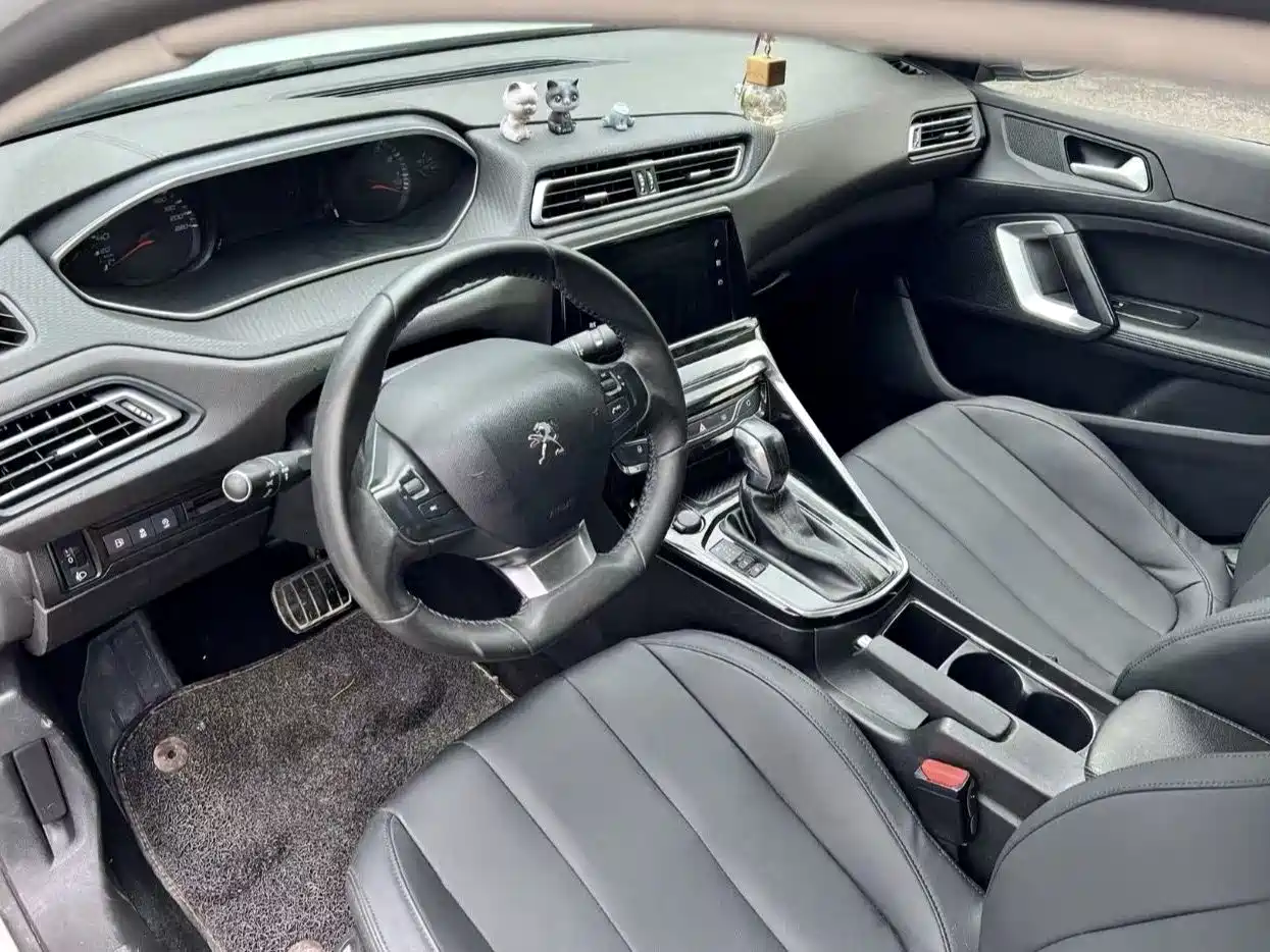 Peugeot 308 2019 1.6L Automatic Luxury Version China V фото 5