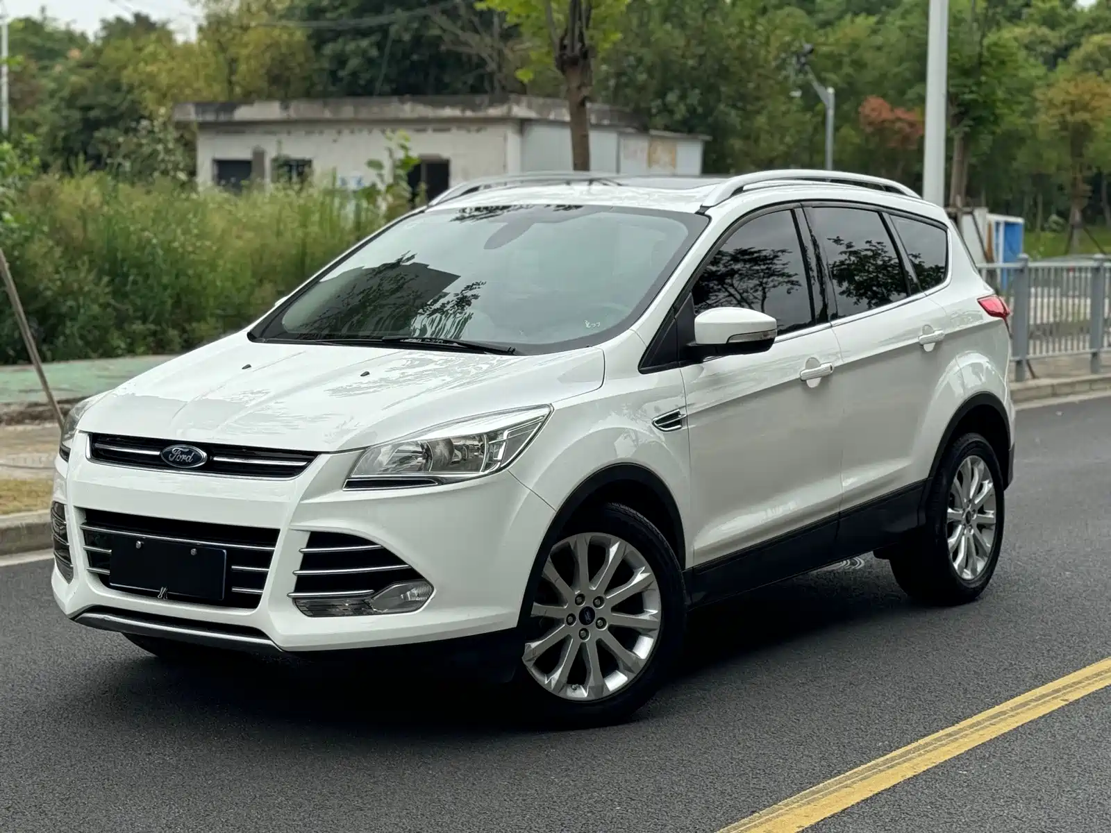 Photo 1 - Ford Kuga