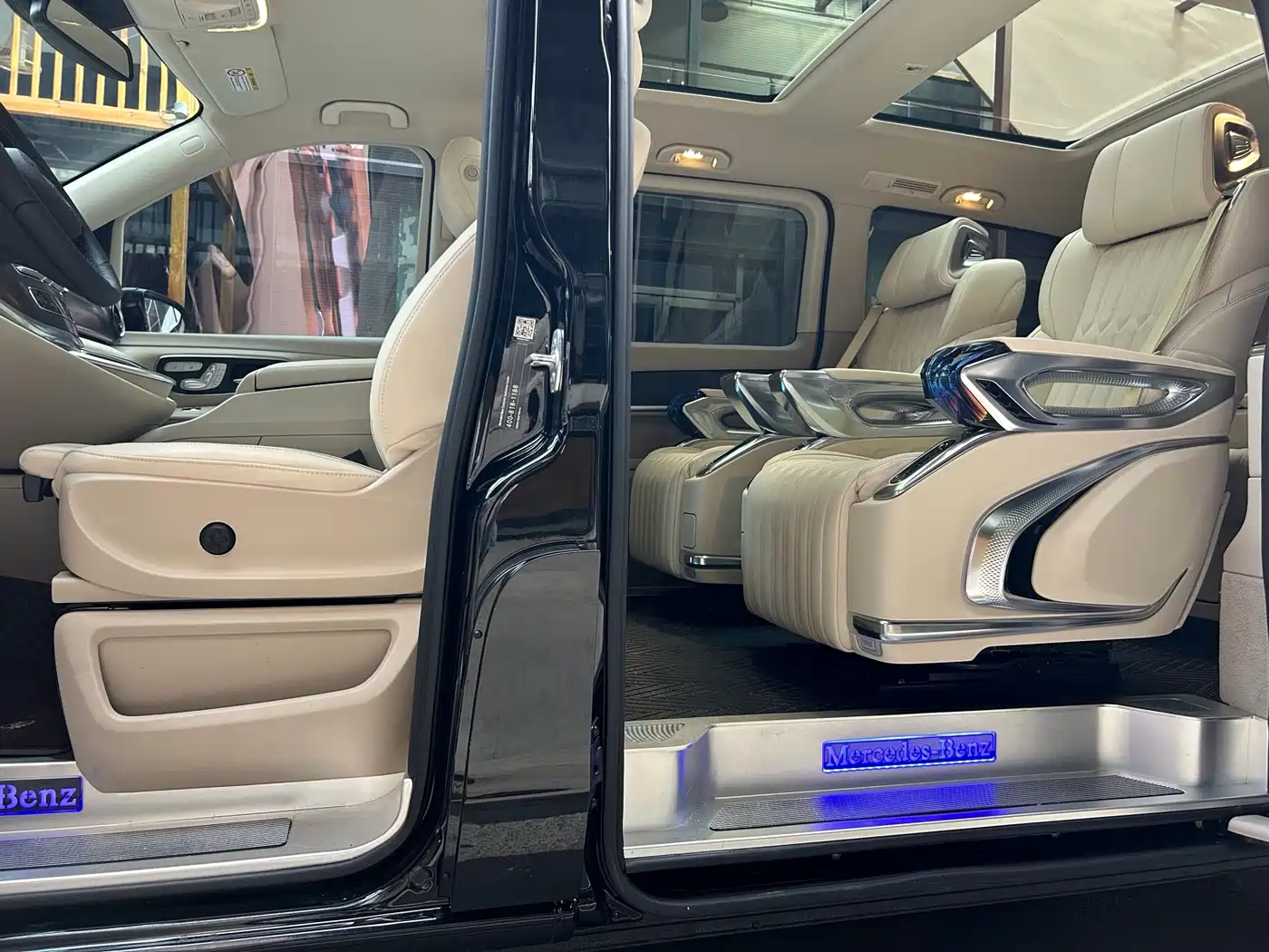 Mercedes-Benz V-Class 2022 V 260 Pilot Edition фото 6