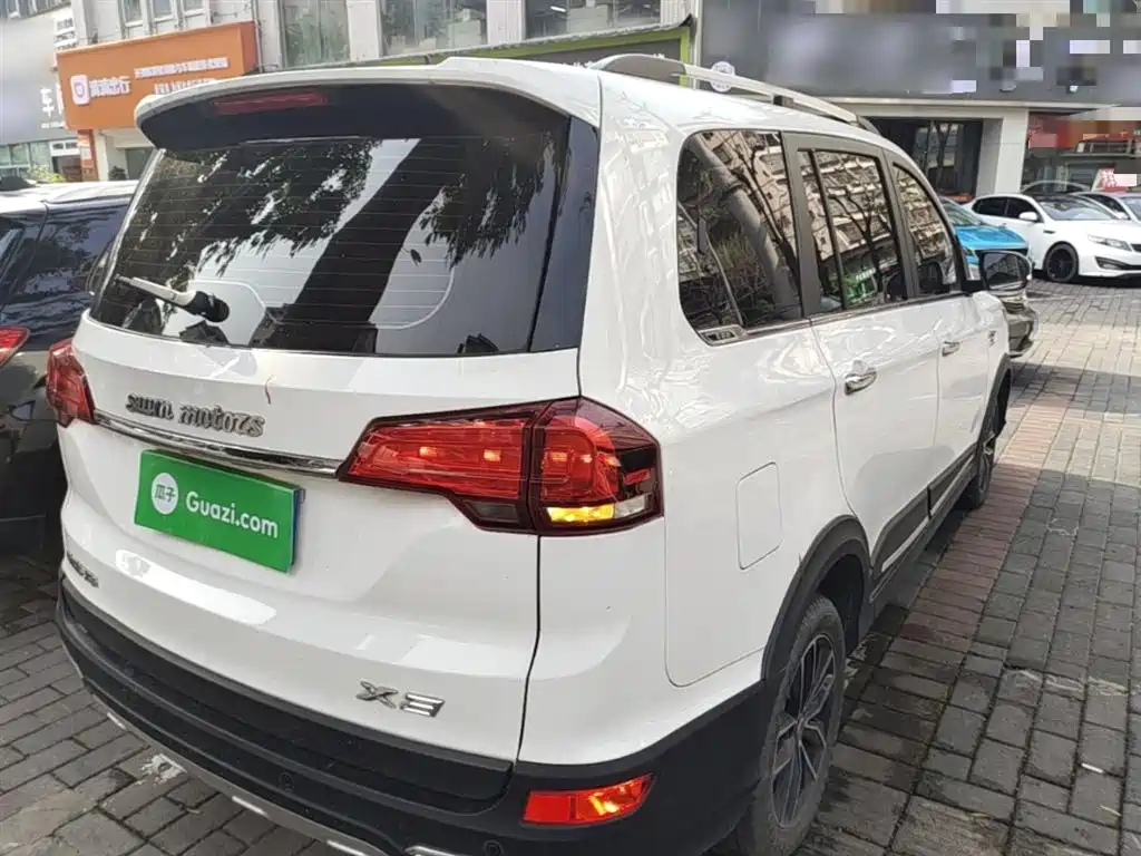 SWM Motor SWM X3 2021 2020 1.5L Manual Premium 7-seater
