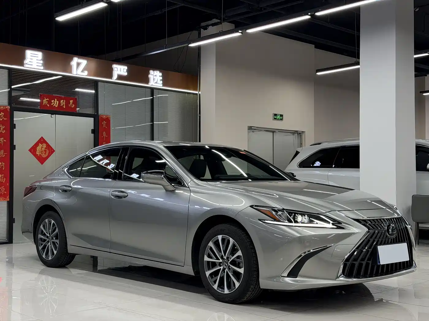 LEXUS ES