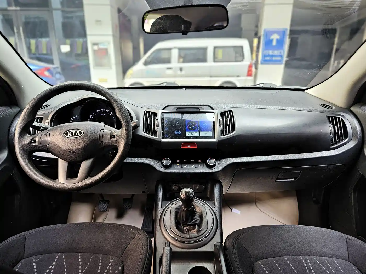 Kia Sportage 2011 2.0L Manual 2WD GL фото 6