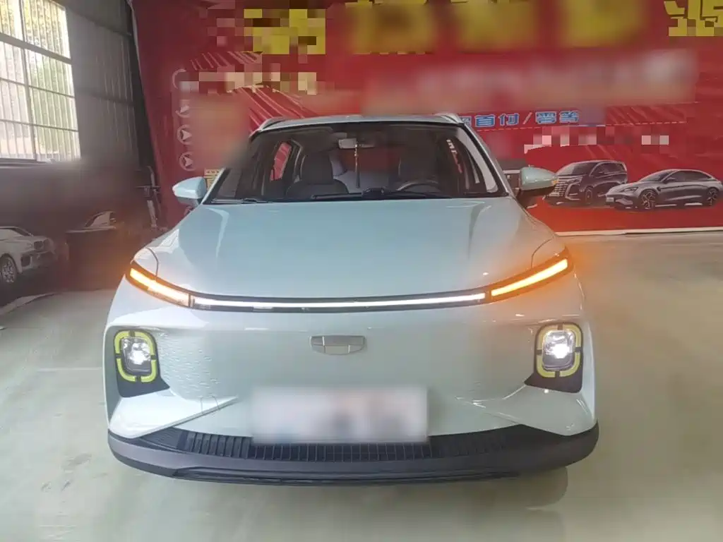 Фото 3 - Geely Geometry E Firefly