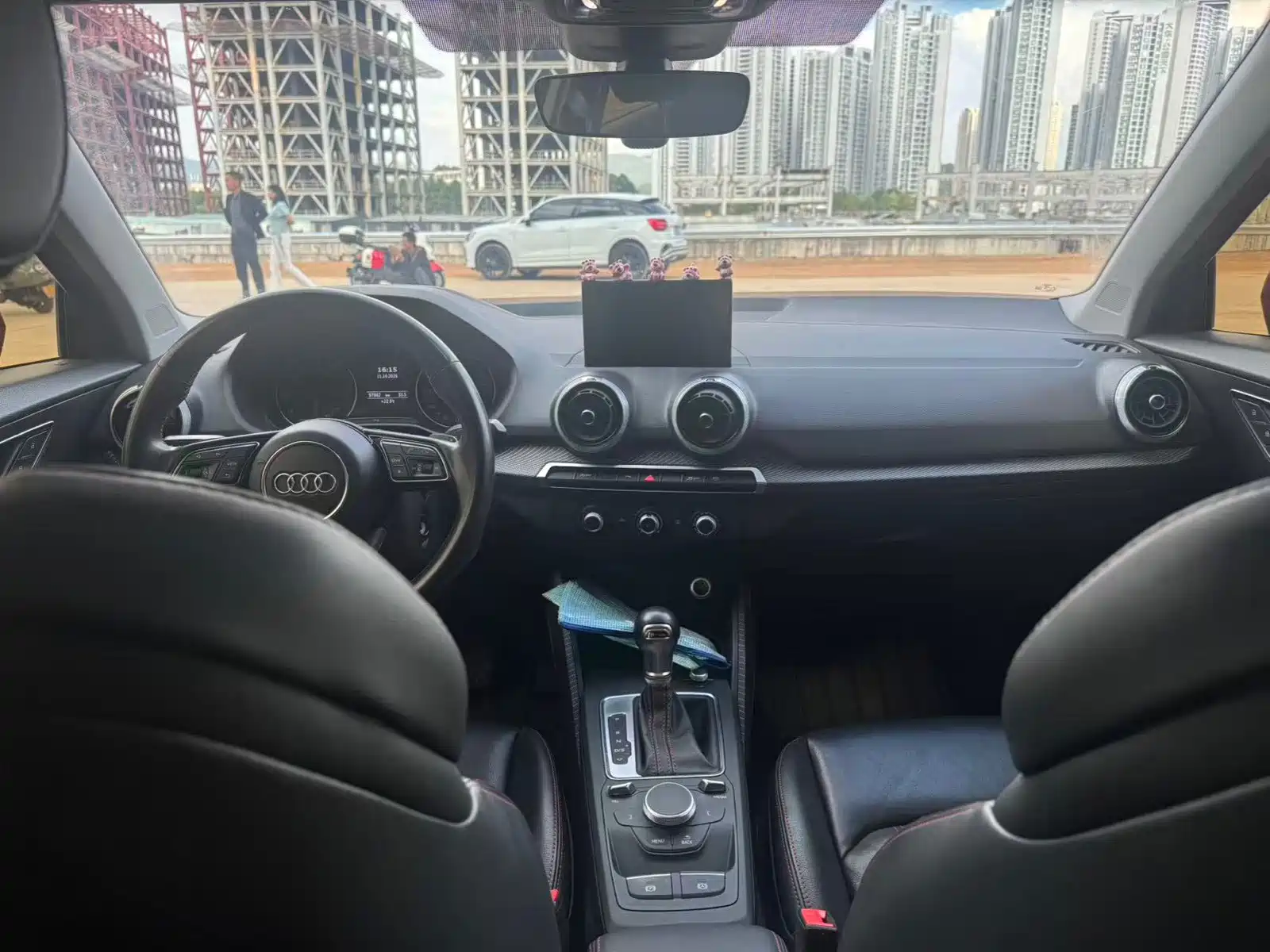 Photo 6 - Audi Q2L