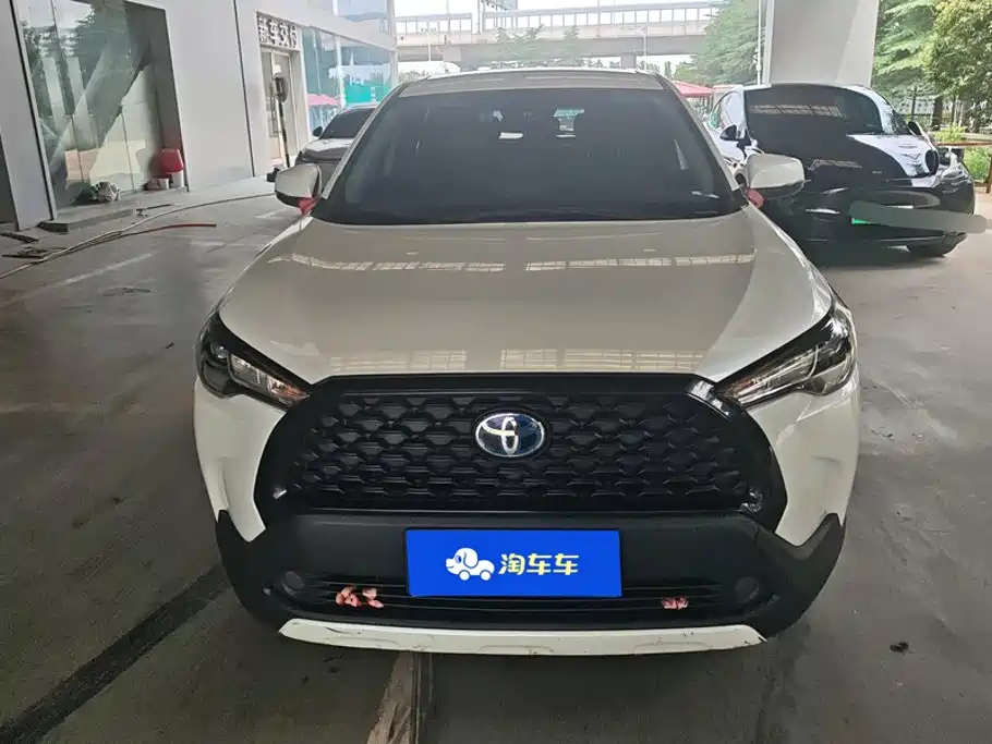 Photo 2 - Toyota Corolla Cross