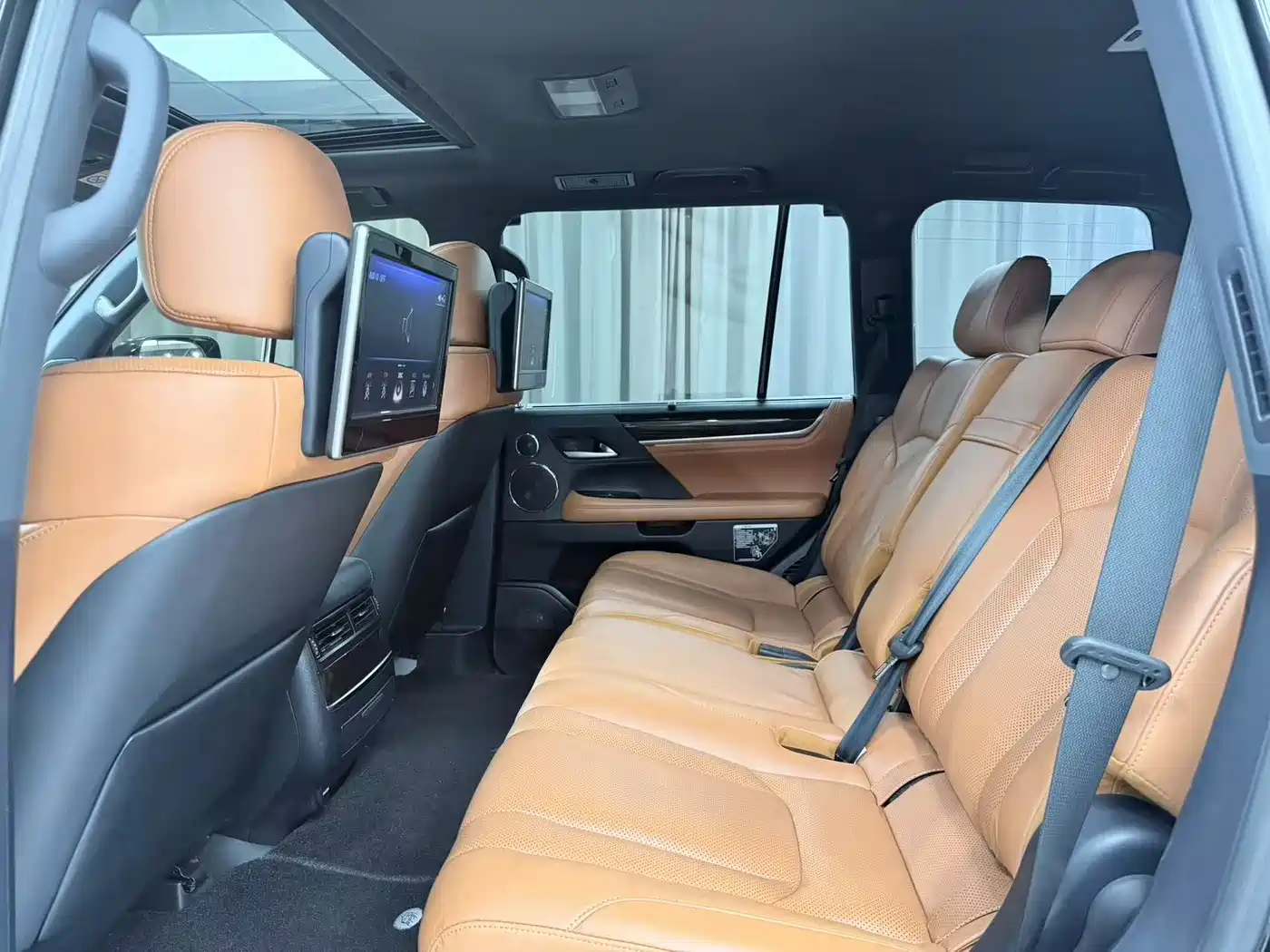 Lexus LX 2016 570 Luxury Premium Edition фото 6