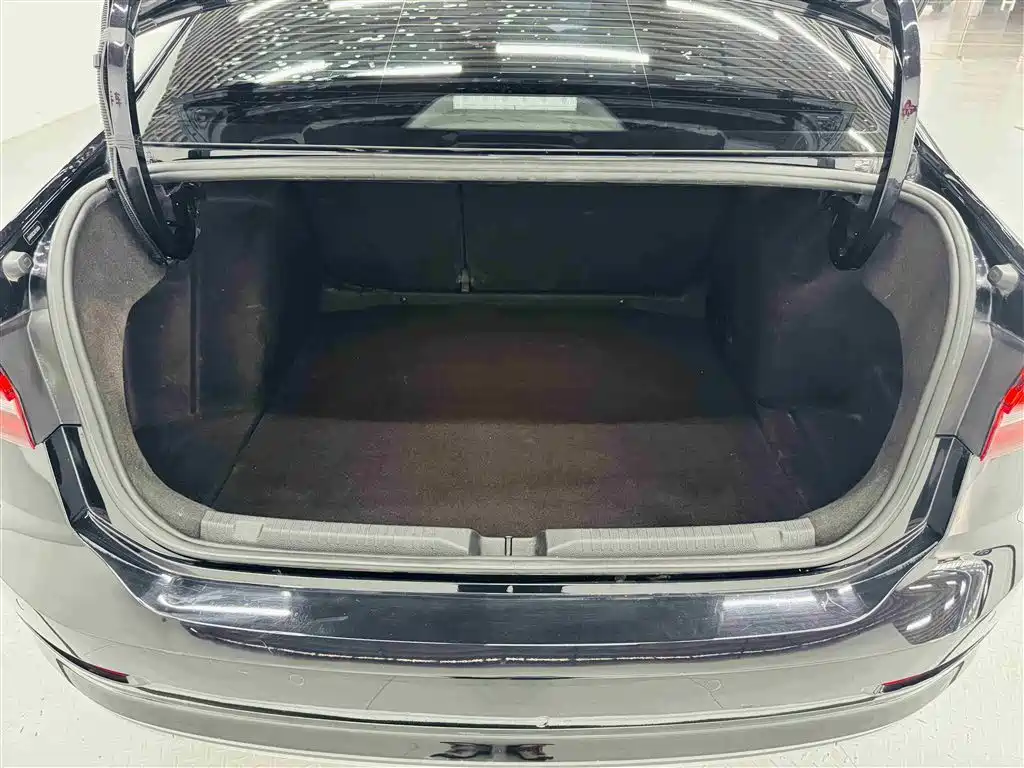 Volkswagen Lavida 2021 1.5L Auto Comfort Edition фото 25