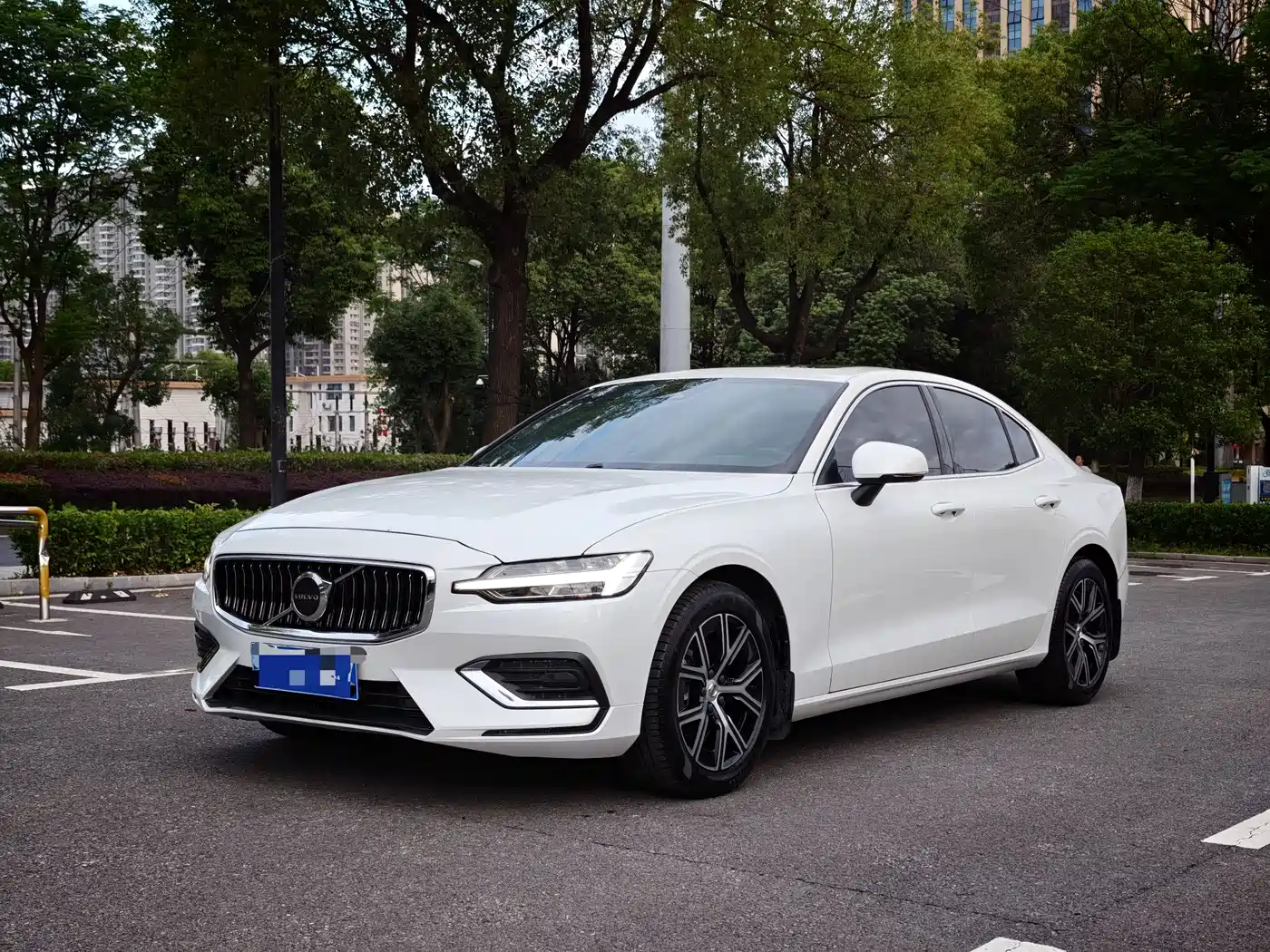 Volvo S60 2025 B4 Smart Luxury Edition