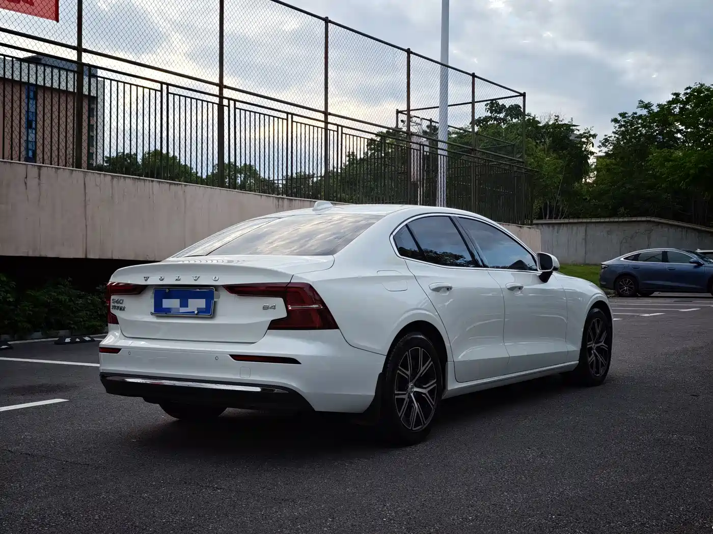 Volvo S60 2025 B4 Smart Luxury Edition фото 11