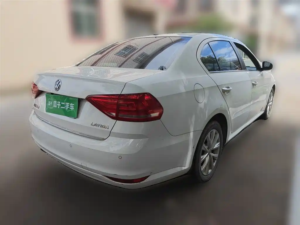 Volkswagen Lavida 2017 1.6L Automatic Comfort Edition фото 5