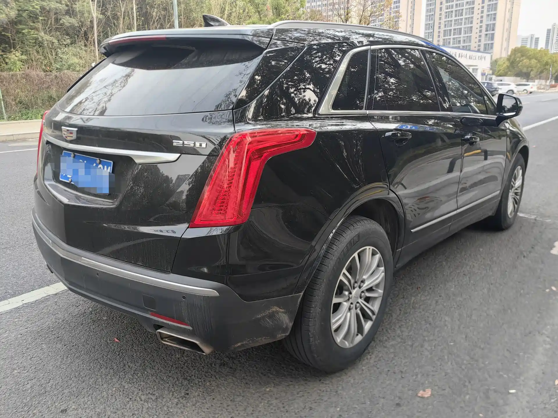 Фото 10 - Cadillac XT5