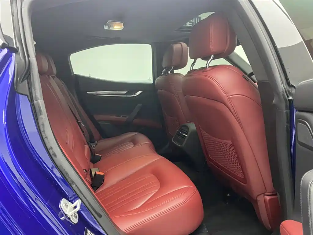 Photo 24 - Maserati Ghibli