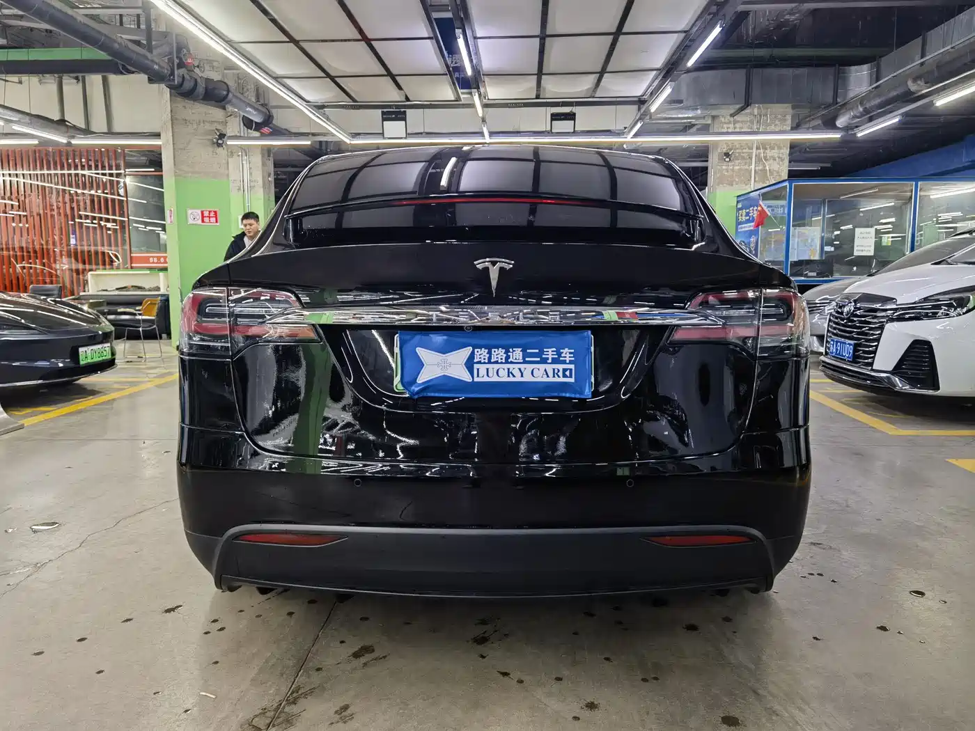 TESLA MODEL X