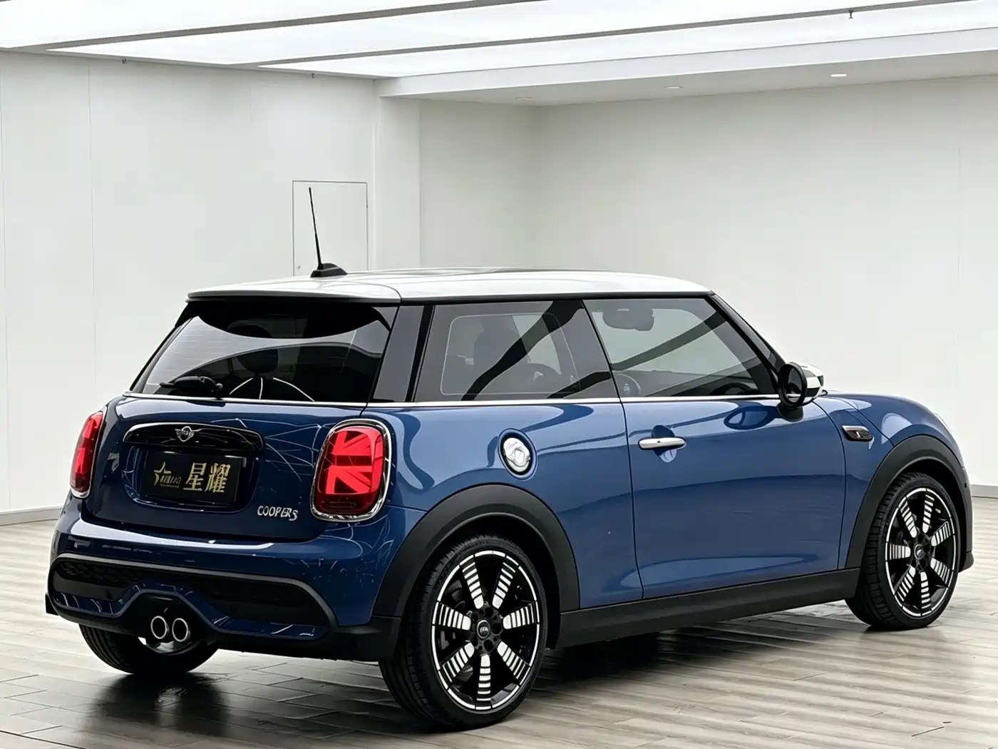 Фото 23 - MINI MINI