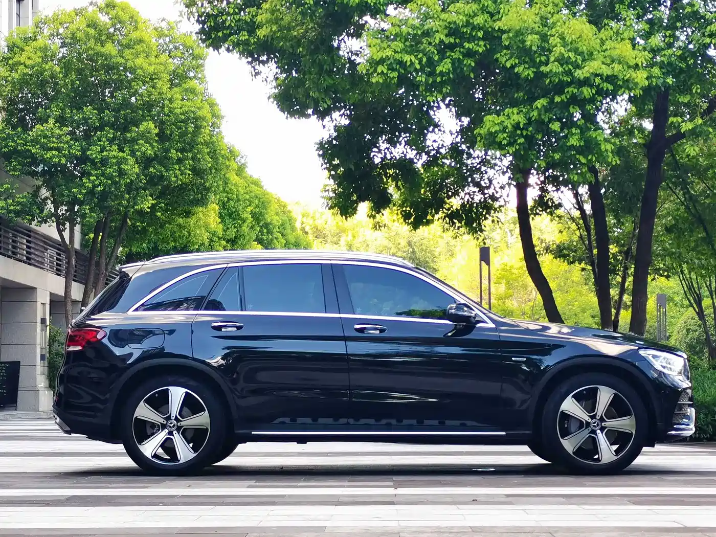 Mercedes-Benz GLC 2022 Facelift GLC 300 L 4MATIC Dynamic Collector's Edition фото 5